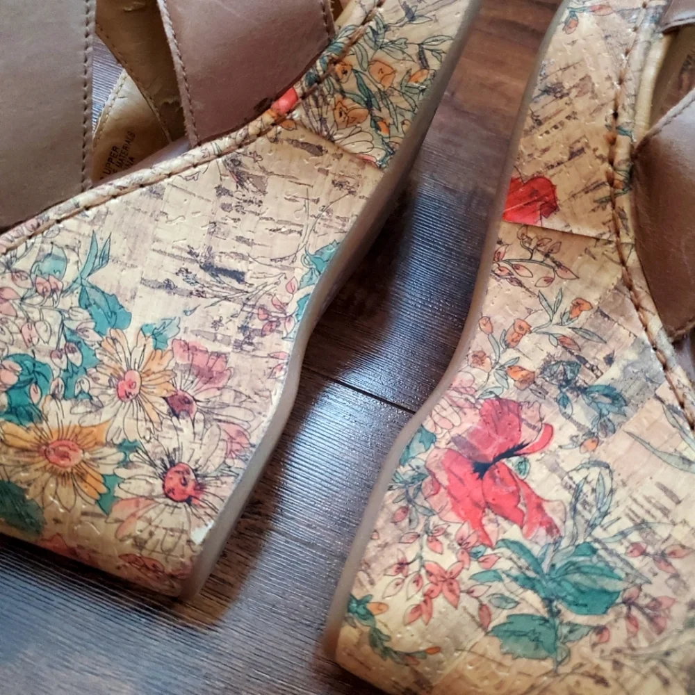 b.o.c. Tan Wedge Leather Sandals, Size 9